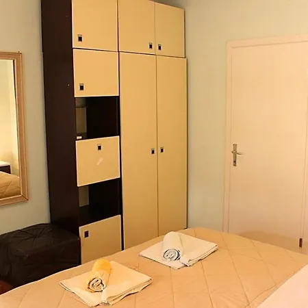 Apartament In Istrien 9871 *